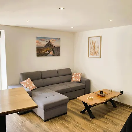 Le Du Plessis A 25 Mn Du Mont Saint-michel Holiday home *
