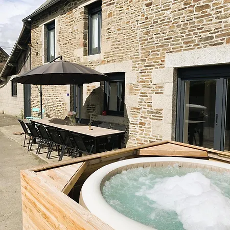 Le Du Plessis A 25 Mn Du Mont Saint-michel