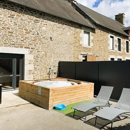 Le Du Plessis A 25 Mn Du Mont Saint-michel