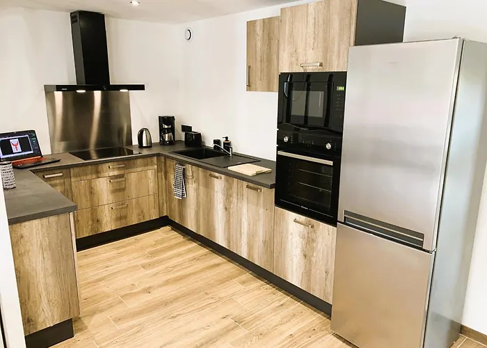 Le Du Plessis A 25 Mn Du Mont Saint-michel * Montanel