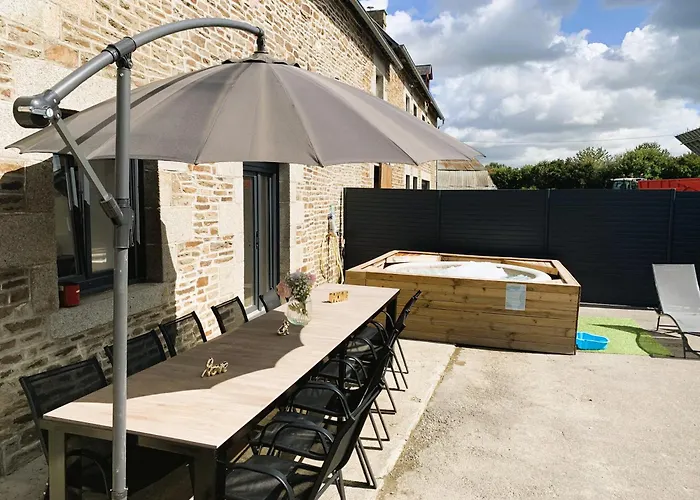 펜션 Le Du Plessis A 25 Mn Du Mont Saint-michel *