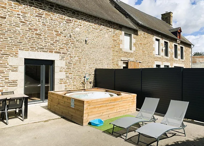 Le Du Plessis A 25 Mn Du Mont Saint-michel