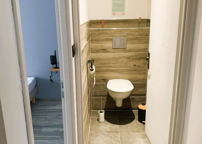 펜션 Le Du Plessis A 25 Mn Du Mont Saint-michel *